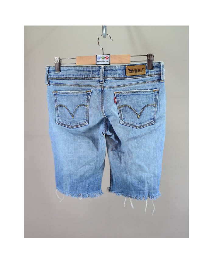 Levi's short denim size 28