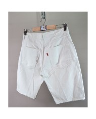 Levi's short white  size 28