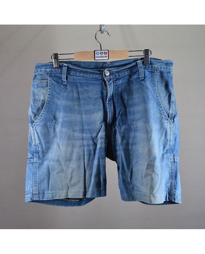 Levi's short denim size 33