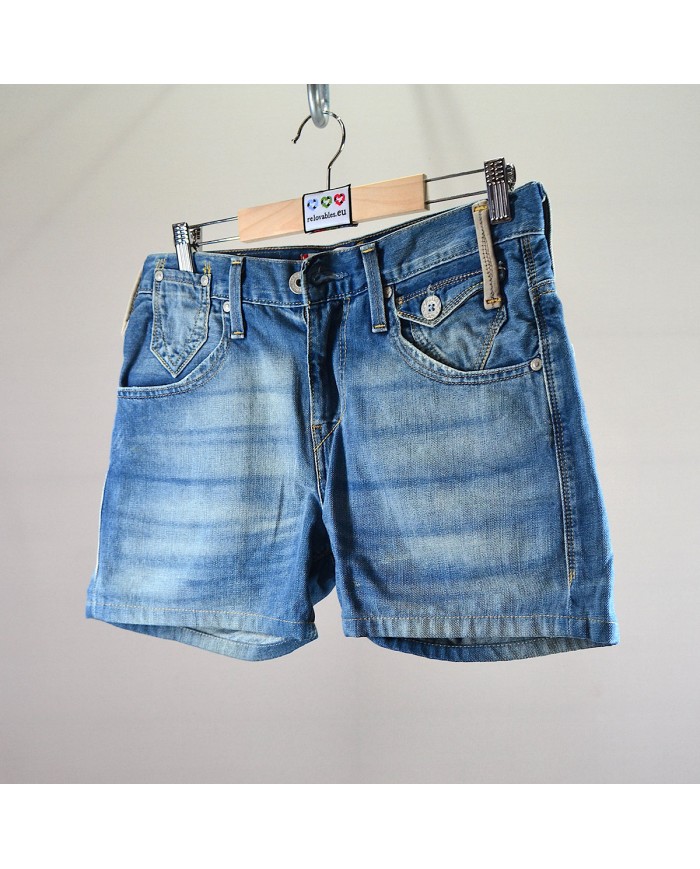 Levi's short denim size 28